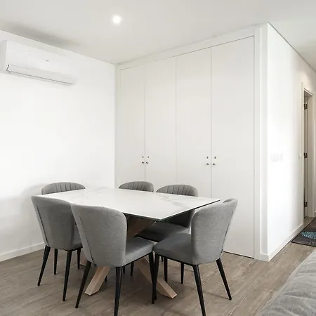 Appartement Modern 1 With Pool By Homing