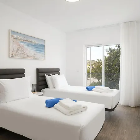 Appartement Modern 1 With Pool By Homing