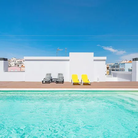Modern 1 With Pool By Homing Appartement